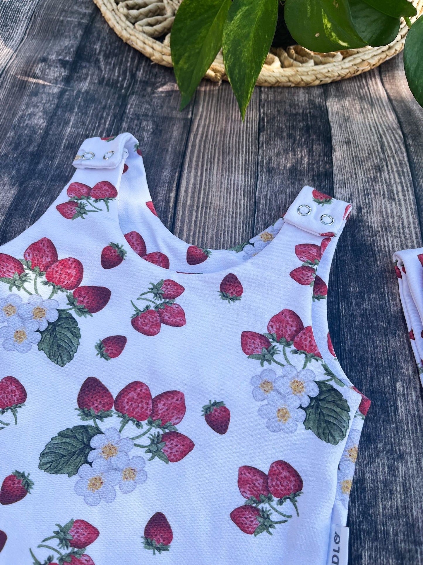Jahody pamprdy - Romper Summer