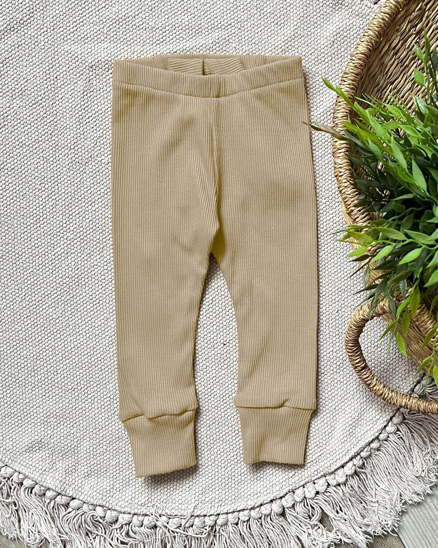 Rebrované legíny Mocca