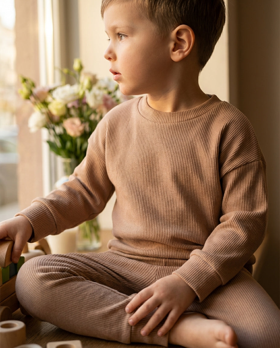 Mikina + legíny. Hotový outfit bez rozmýšľania.